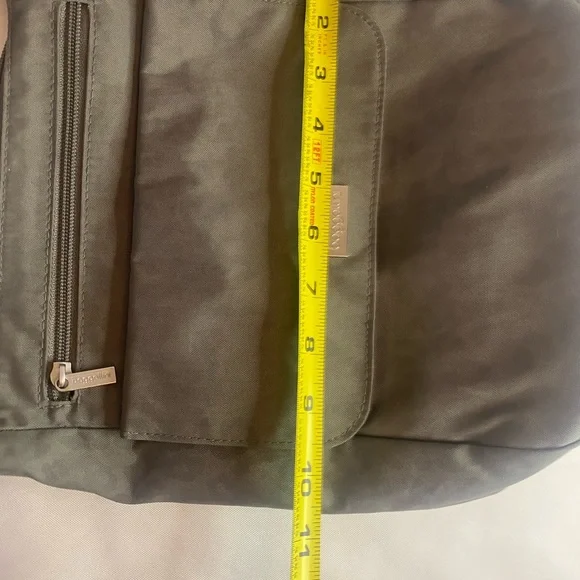 Baggallini Crossbody bag, gray animal print multi pocket purse adjustable strap - Picture 5 of 12